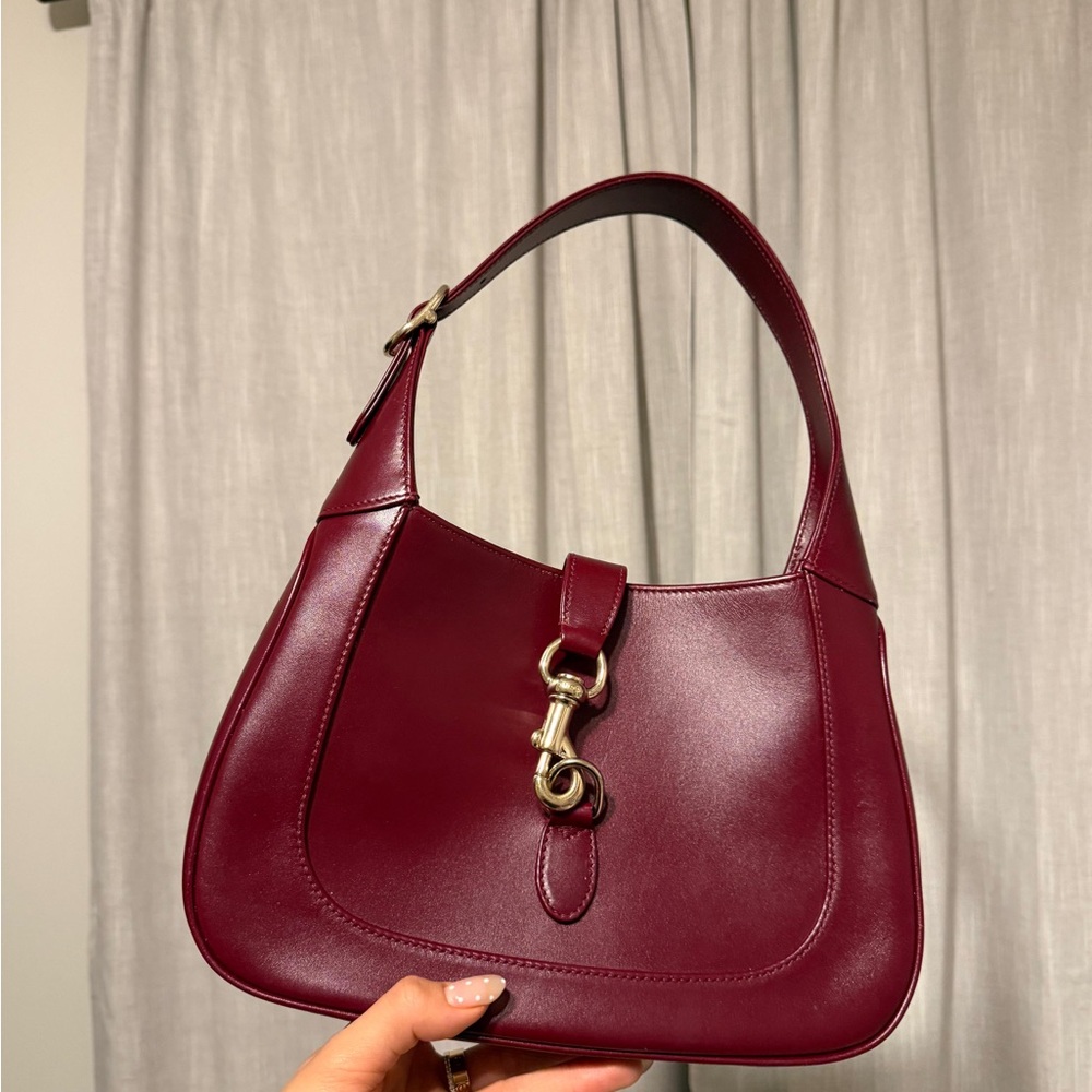 Elegant Burgundy Leather Shoulder Bag - Picture 12 of 15